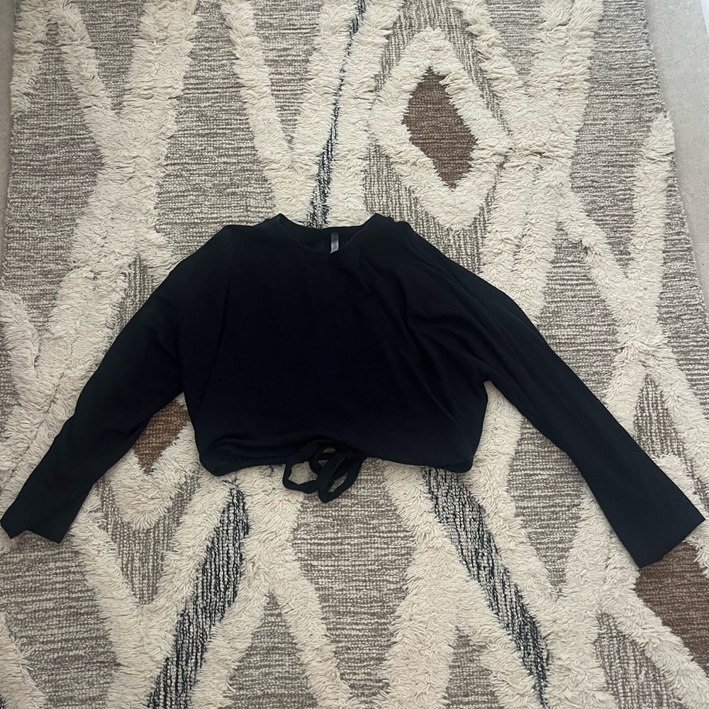 Fabletics crop top, twist back, Navy - Medium